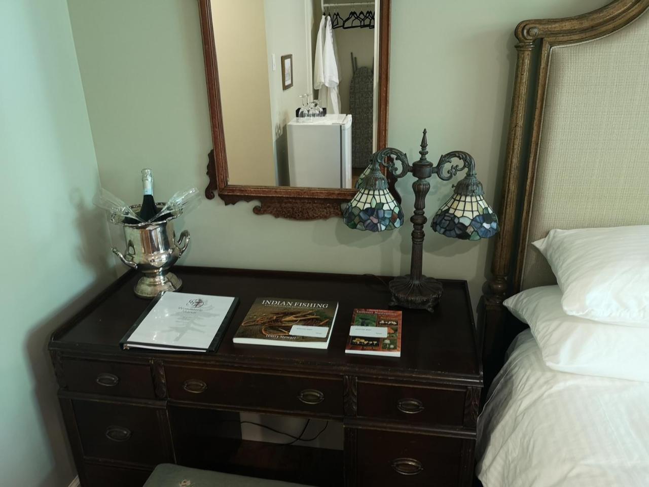 Woodstone Manor Inc. Hotel Sturdies Bay Kültér fotó