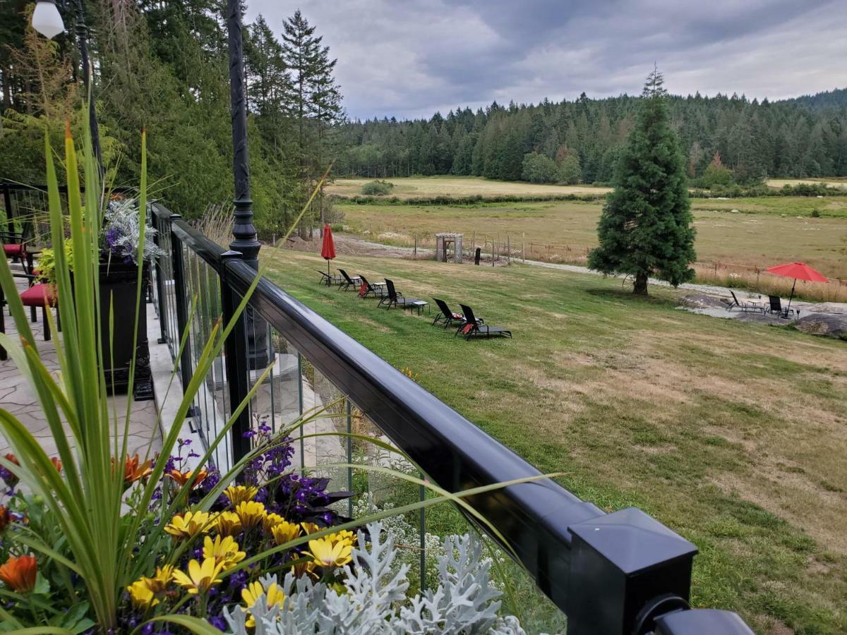 Woodstone Manor Inc. Hotel Sturdies Bay Kültér fotó